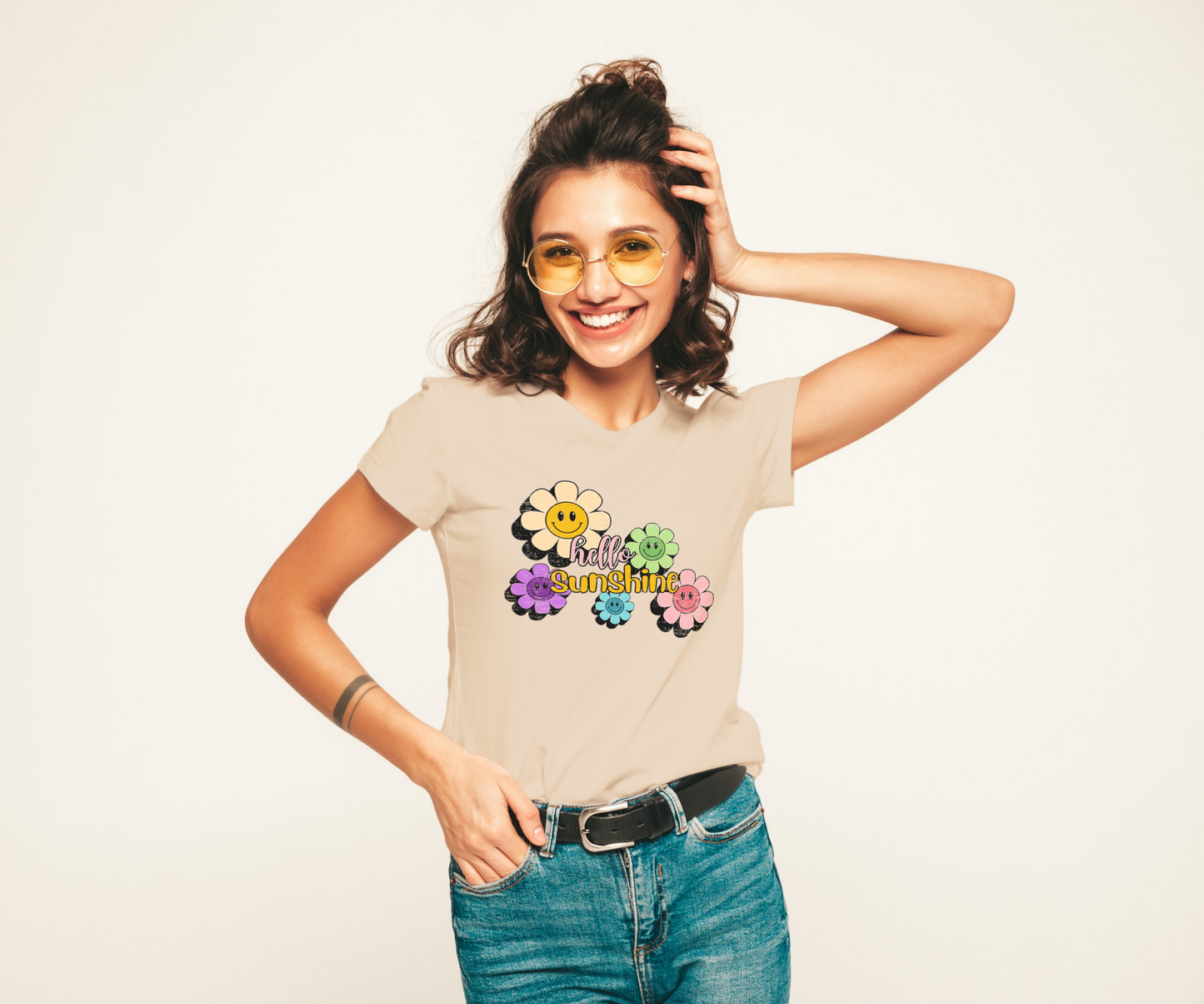Vintage Hello Sunshine Smiley Daisies Tee